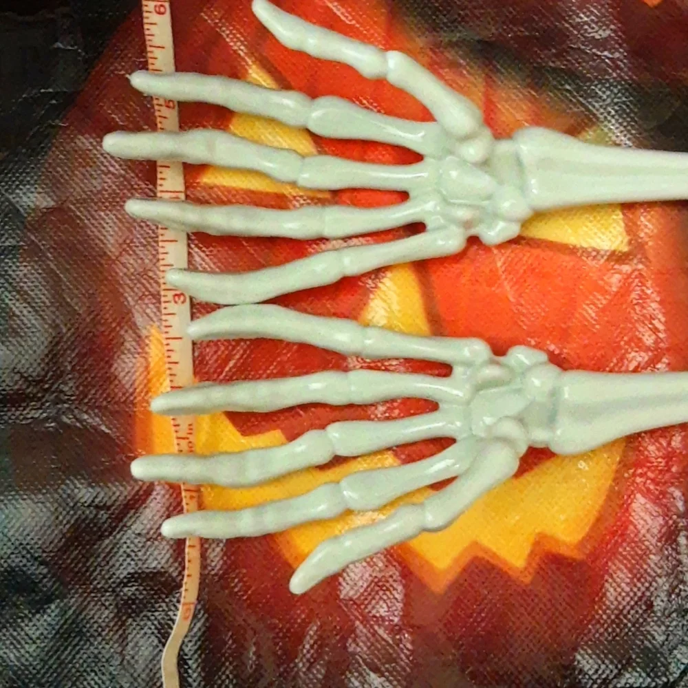 Skeleton Arms & Hands Halloween Party Serving Tongs Food Table Décor One Pair